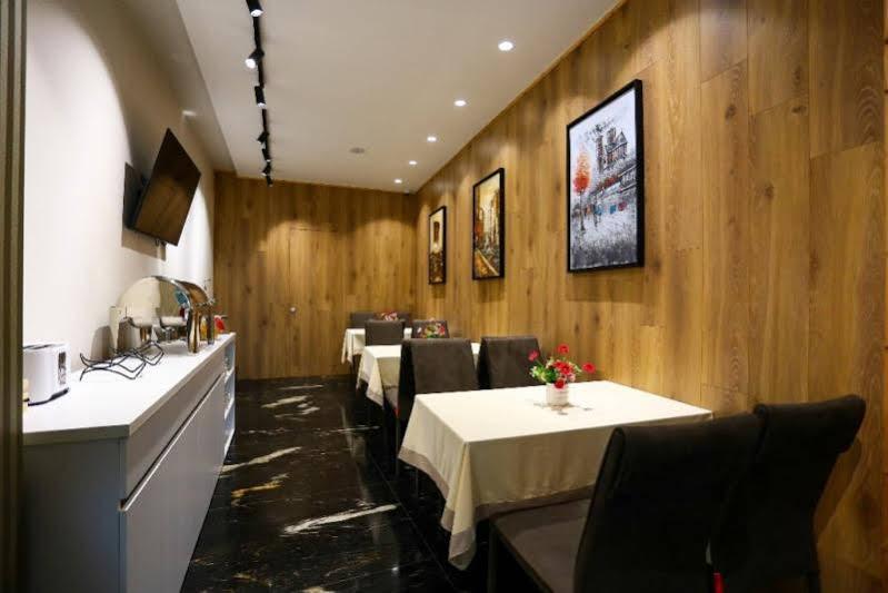 Emerald Boutique Hotel Tirana Exterior photo
